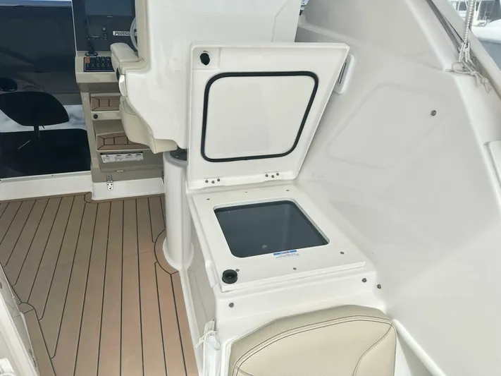 Dunn Working Yacht Photos Pics 2018 Pursuit Os 355 - Image 10