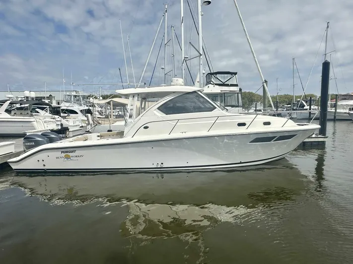 Dunn Working Yacht Photos Pics 2018 Pursuit Os 355 - Image 6