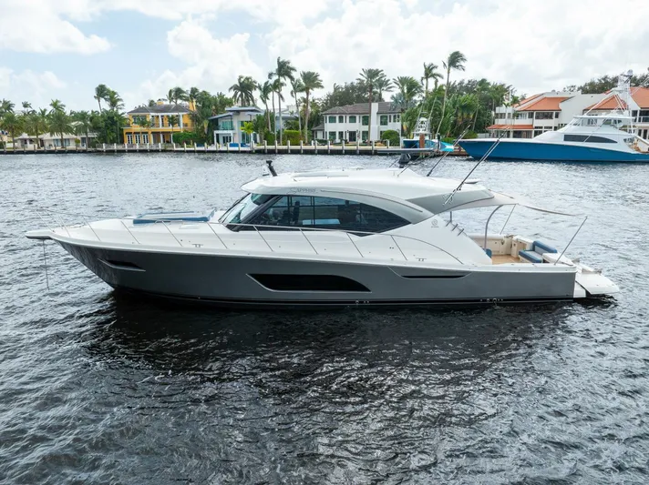 Sapphire Yacht Photos Pics 2022 Riviera 575 Suv - Image 1
