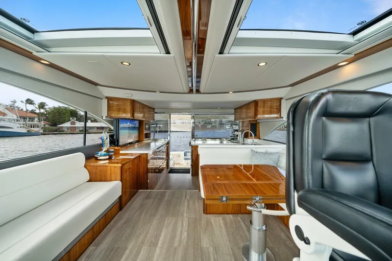 Sapphire Yacht Photos Pics 2022 Riviera 575 Suv - Image 42