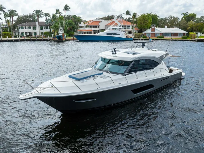 Sapphire Yacht Photos Pics 2022 Riviera 575 Suv - Image 3