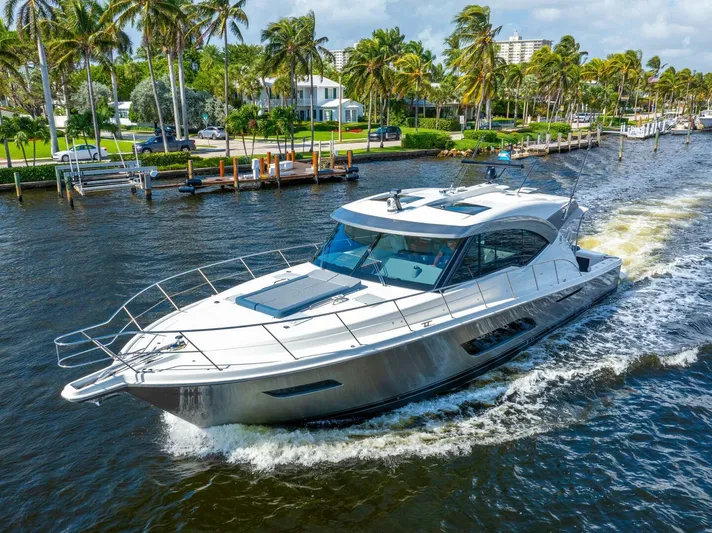 Sapphire Yacht Photos Pics 2022 Riviera 575 Suv - Image 11