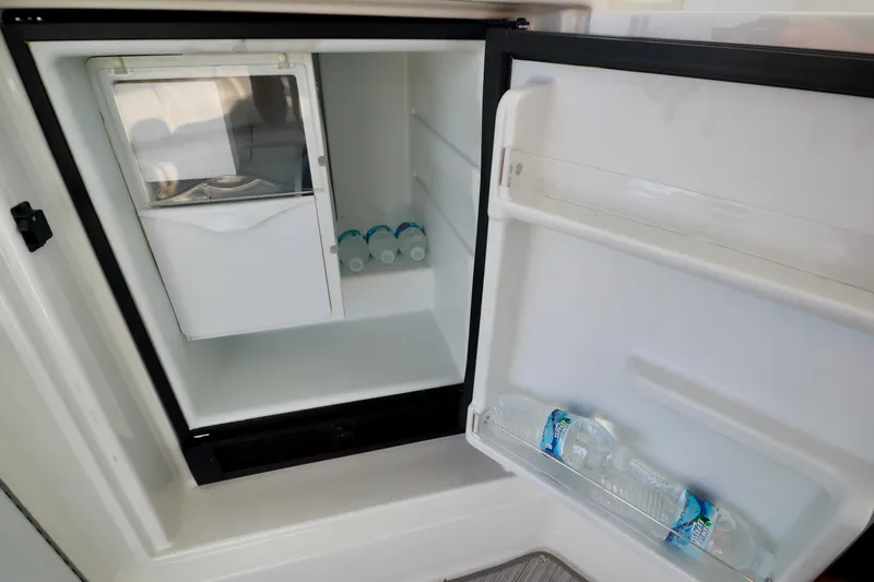 Overdraft Yacht Photos Pics 