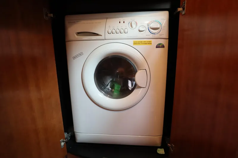 Overdraft Yacht Photos Pics 