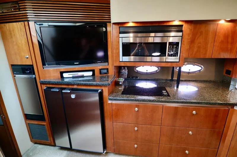 Overdraft Yacht Photos Pics 