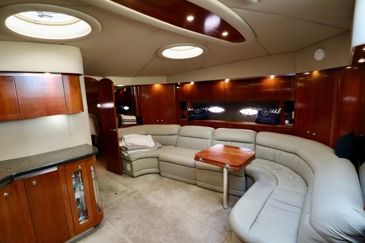 2005 Cruisers Yachts 52 
