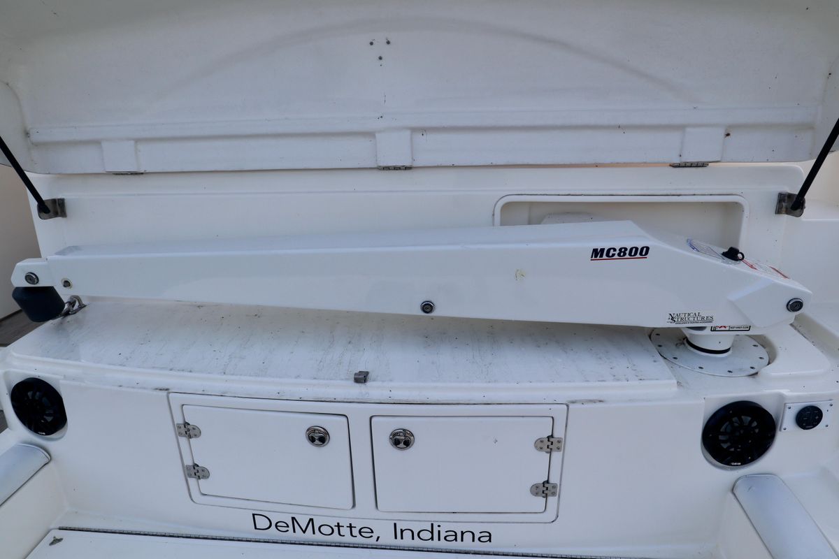 2005 Cruisers Yachts 52 