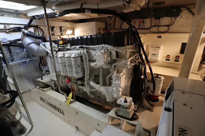 Overdraft Yacht Photos Pics 