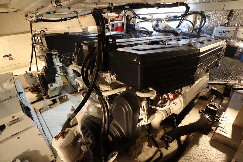 Overdraft Yacht Photos Pics 