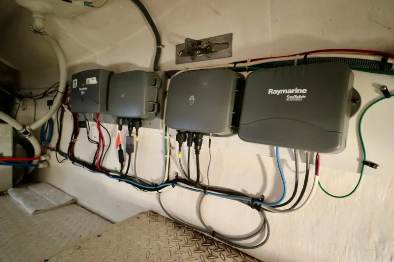 Overdraft Yacht Photos Pics 