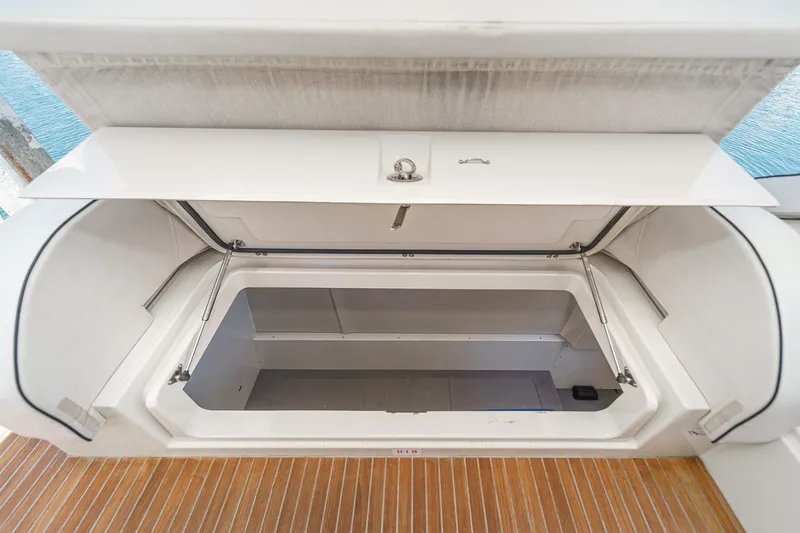 The Riviera Yacht Photos Pics 