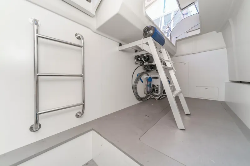 The Riviera Yacht Photos Pics 