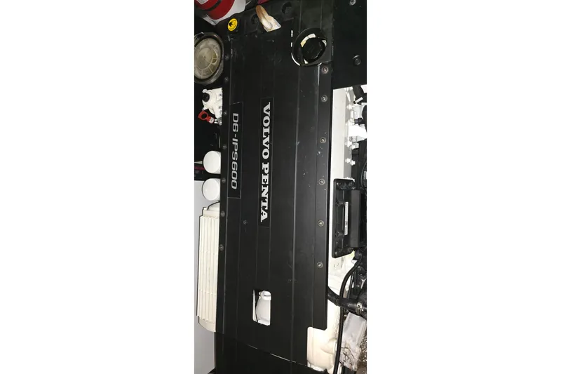 Your So Vein Yacht Photos Pics Volvo Penta D6-IPS600 engine in 2024 Regal 42 Fly yacht.