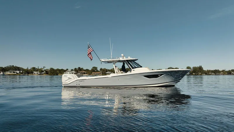 Low Rise Yacht Photos Pics 