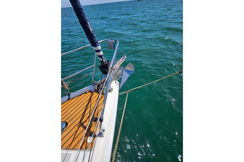 Solimar Yacht Photos Pics Sailboat deck view on water, Hunter 41 AC, 2005 model.