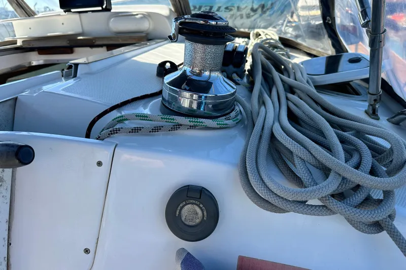 Solimar Yacht Photos Pics Deck of 2005 Hunter 41 AC sailboat with winch and coiled ropes.