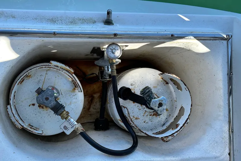 Solimar Yacht Photos Pics Propane tanks in storage compartment of 2005 Hunter 41 AC boat.