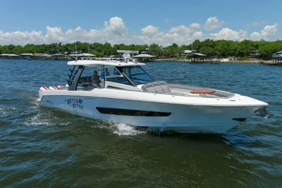 Boston Whaler 420 Outrage