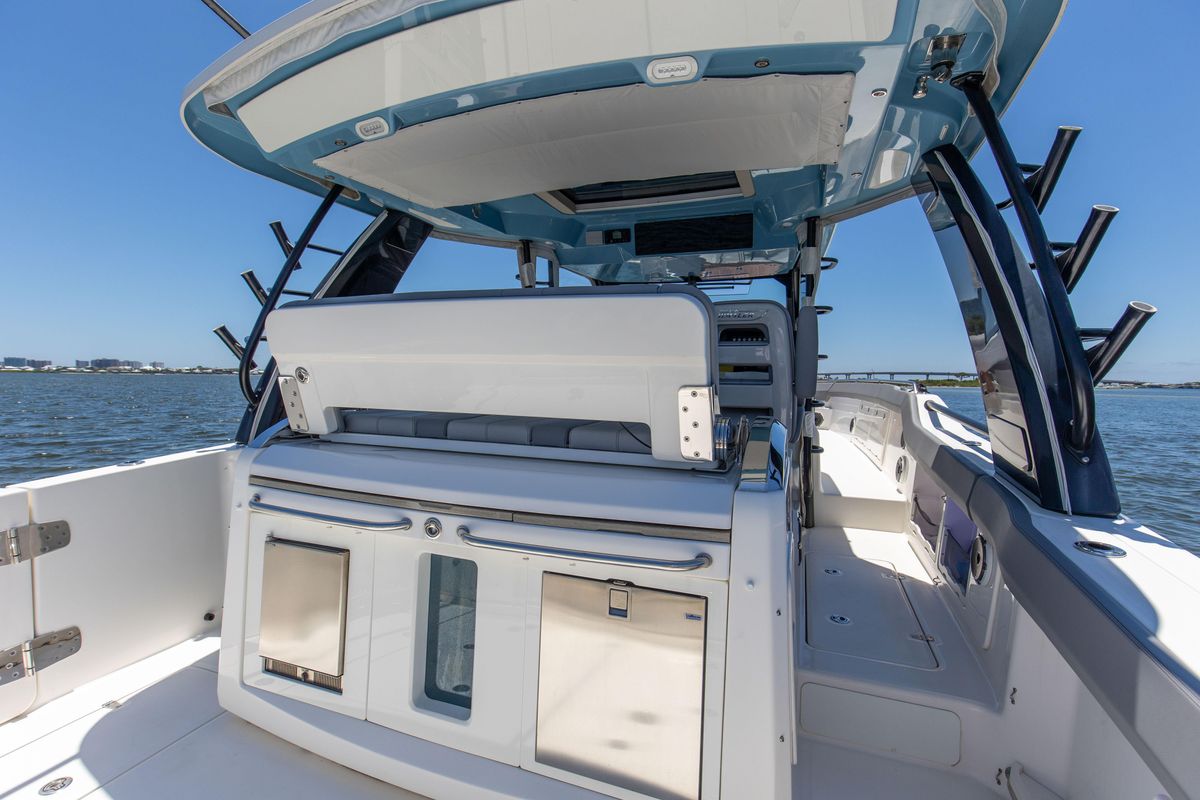2021 Boston Whaler 42 