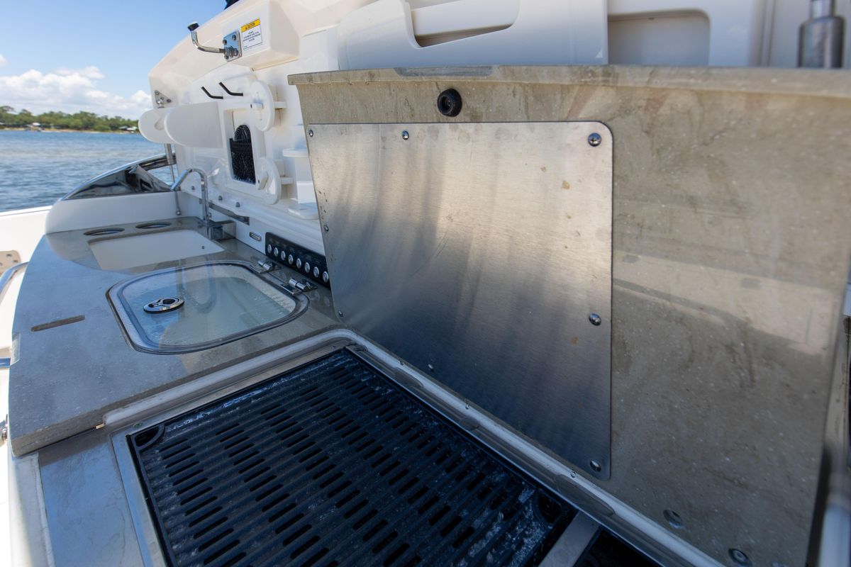 2021 Boston Whaler 42 