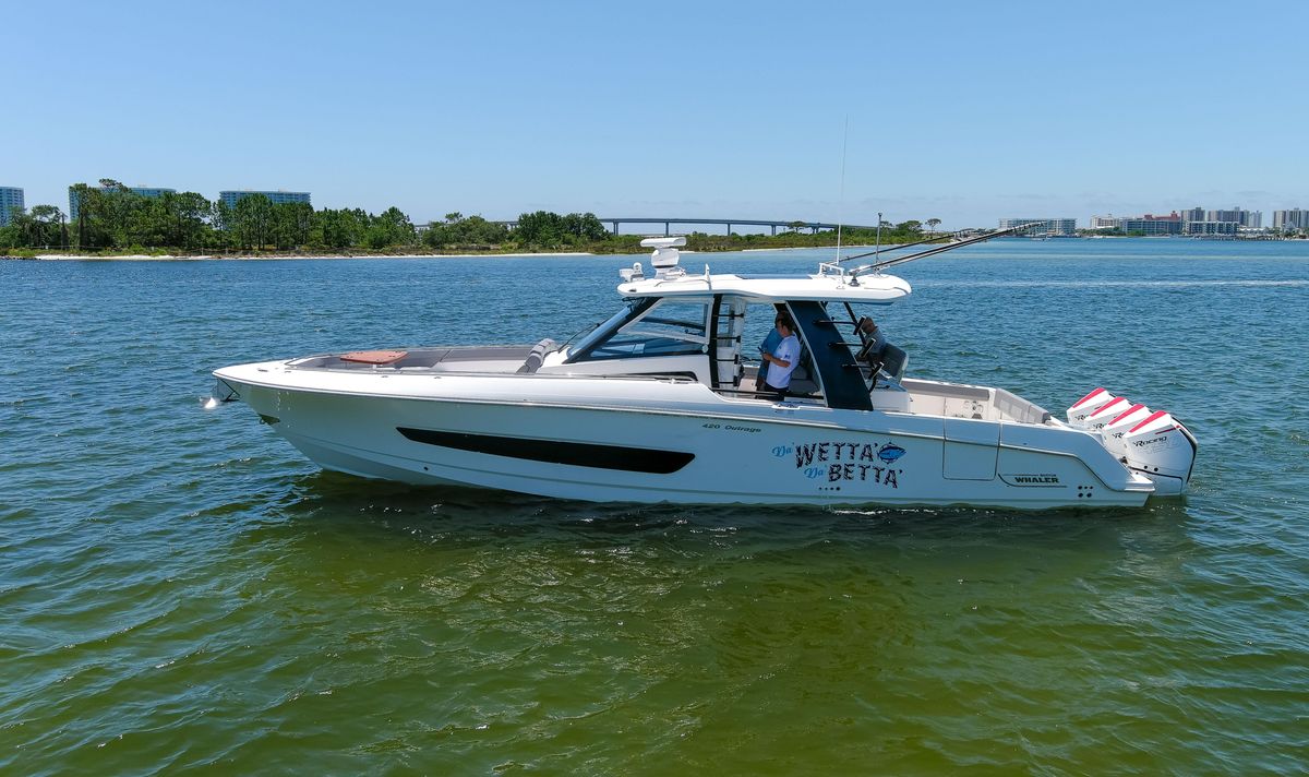 2021 Boston Whaler 42 