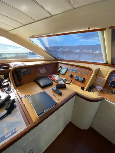 Ariana Yacht Photos Pics 