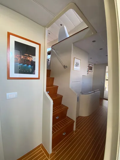 Ariana Yacht Photos Pics 