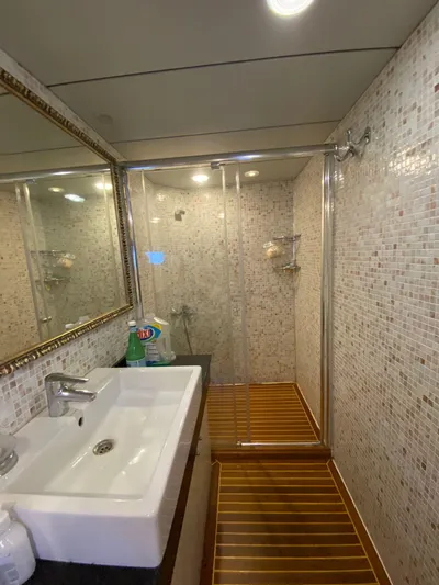 Ariana Yacht Photos Pics 