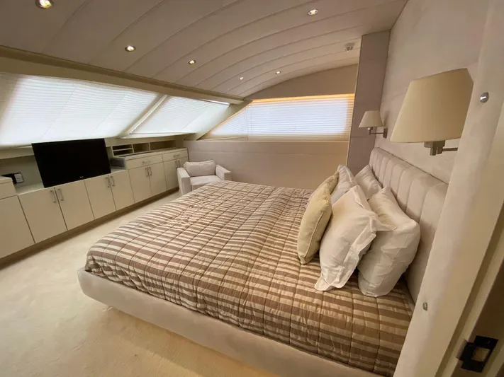 Ariana Yacht Photos Pics 