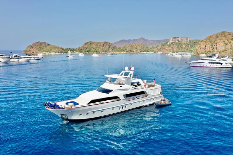 Ariana Yacht Photos Pics 