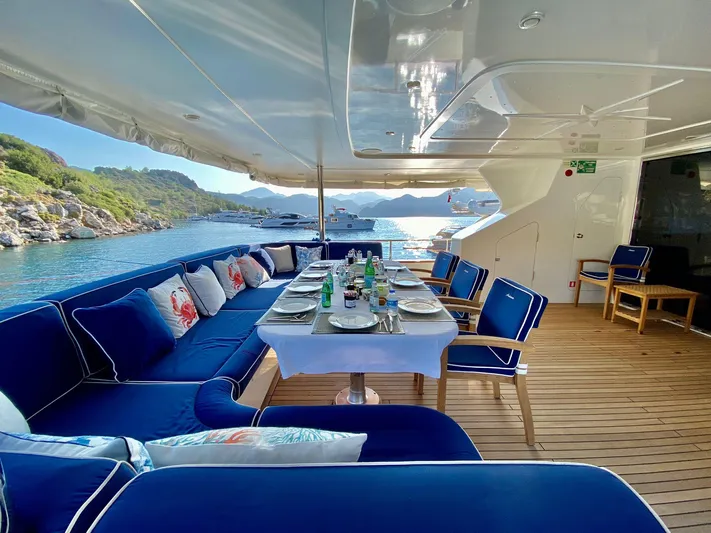 Ariana Yacht Photos Pics 