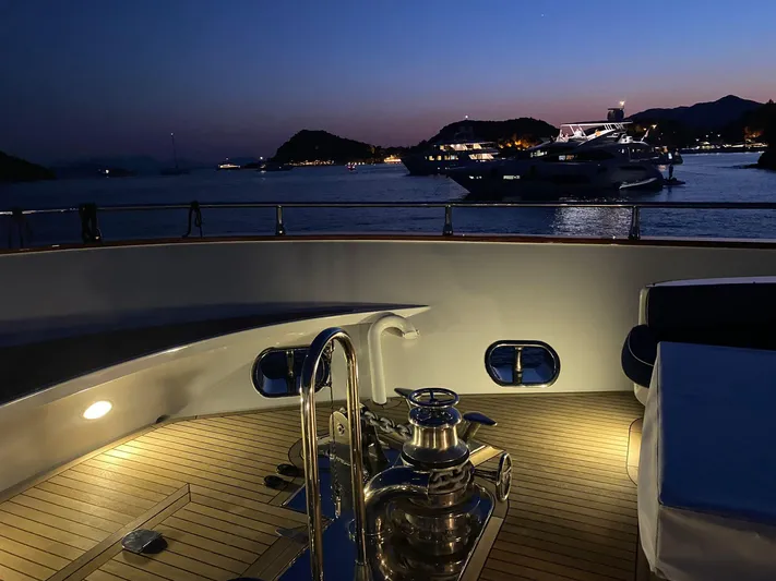 Ariana Yacht Photos Pics 