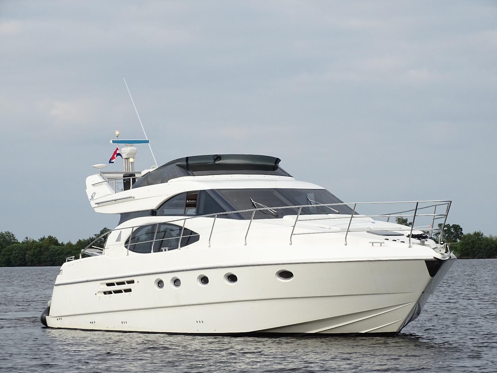 1998 Azimut 52 flybridge