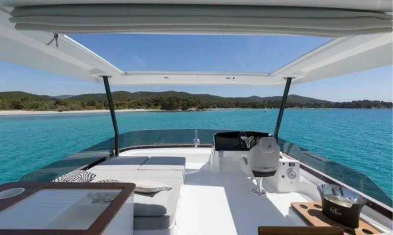 Pheonix Yacht Photos Pics Fountaine Pajot MY6 flybridge and helm