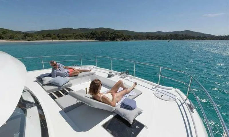 Pheonix Yacht Photos Pics 2022 power catamaran Fountaine Pajot MY6
