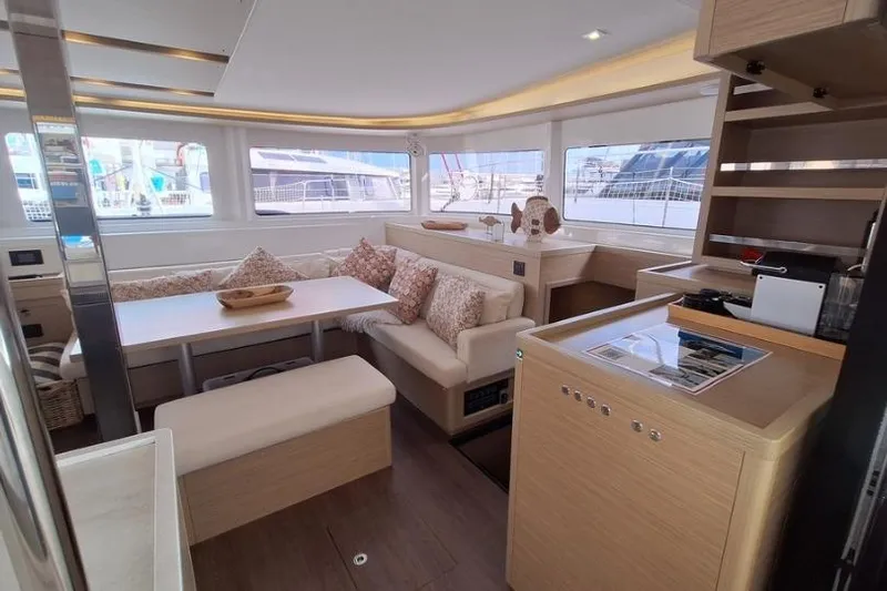  Yacht Photos Pics Lagoon 46 de 2024