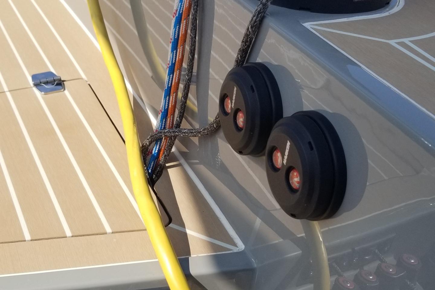 Close-up of 2025 Saffier Se 27 Leisure yacht deck with ropes and fittings.