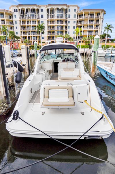 2010 Sea Ray 350 Sundancer