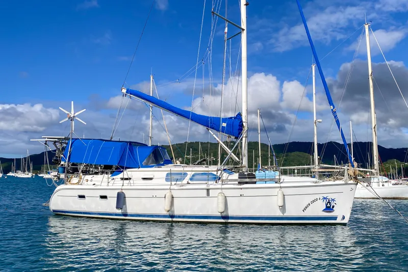  Yacht Photos Pics Hunter Marine 41DS