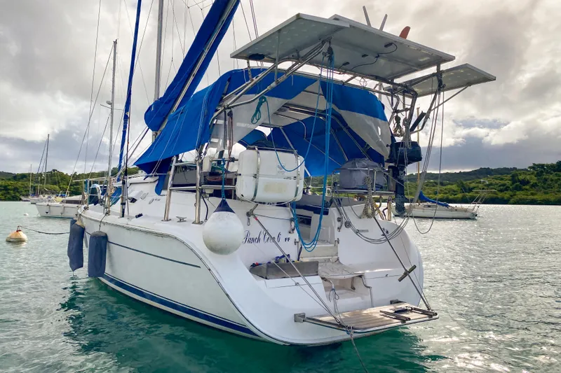  Yacht Photos Pics Hunter Marine 41DS