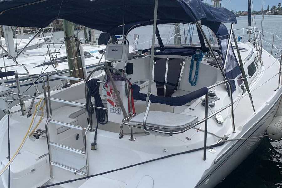 2004 Catalina 350