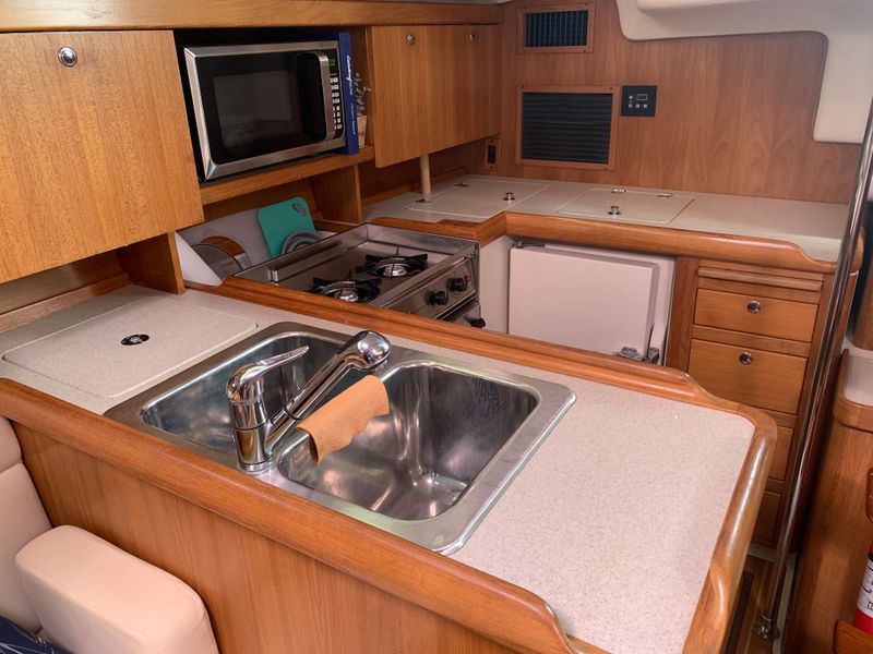 2004 Catalina 350