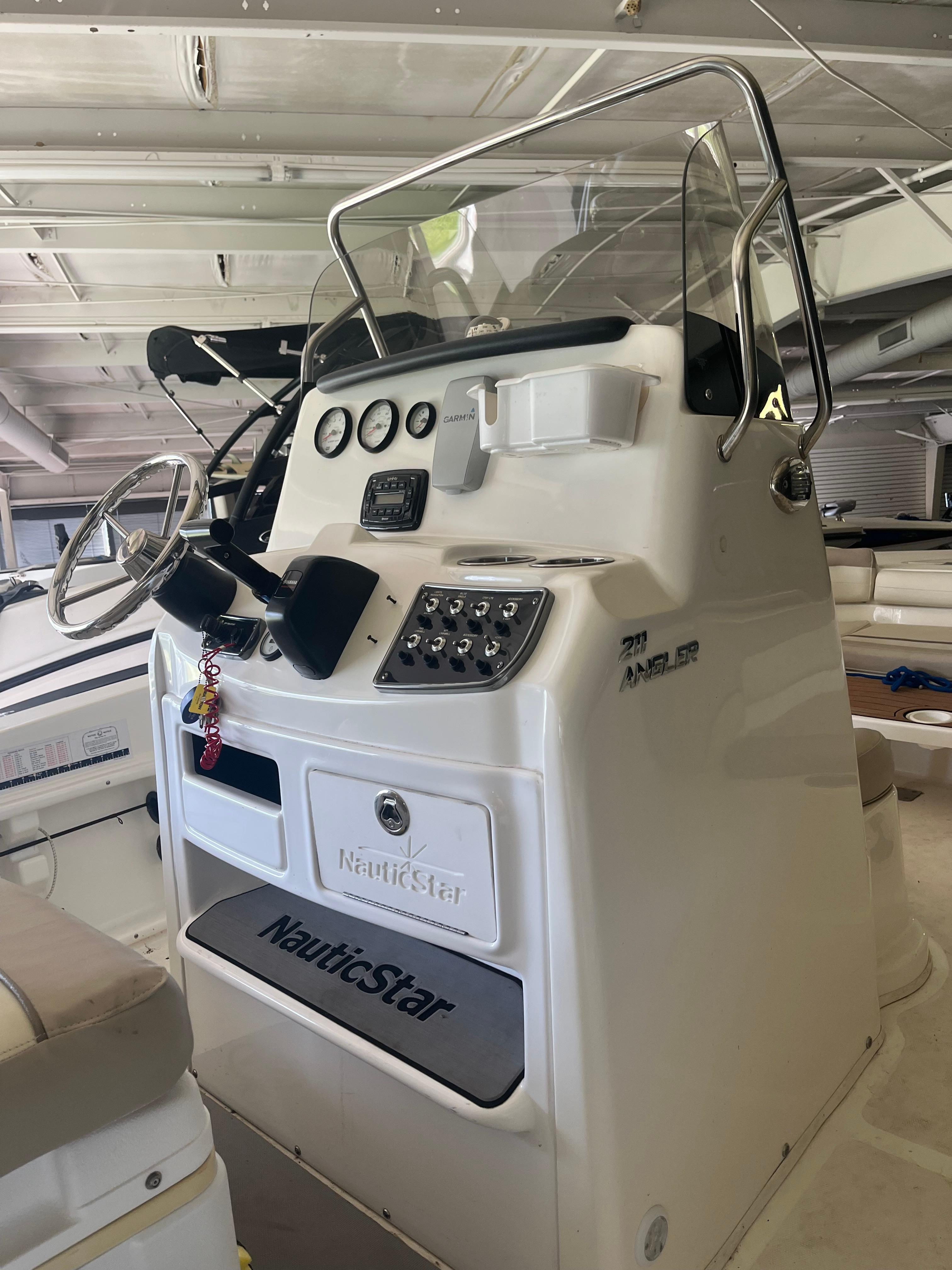 2016 NauticStar 211 Angler Bowrider for sale YachtWorld
