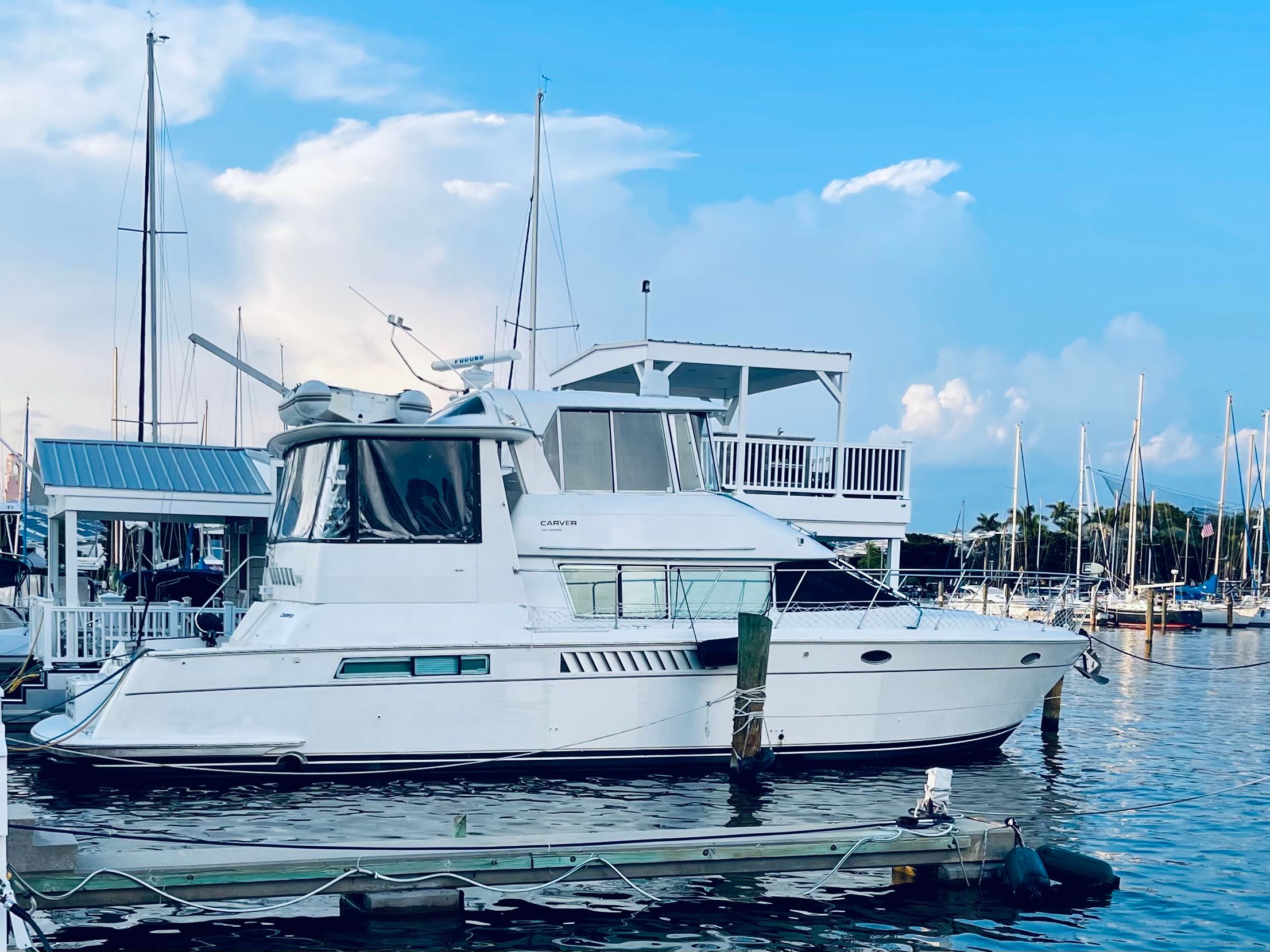 Carver 500 Cockpit Motor Yacht