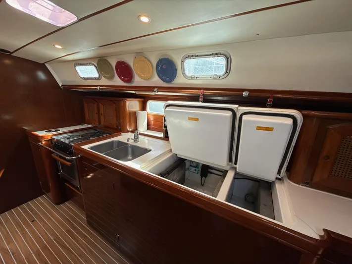 Gonzo Yacht Photos Pics 