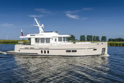 Alm Grand Voyager 65