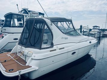 Cruisers Yachts 3075 Express