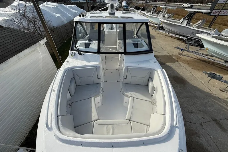 Untethered Yacht Photos Pics 2020 Everglades 340 Dual Console boat with spacious seating and sleek design.
