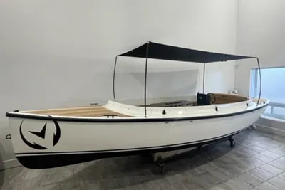 Vision Marine Technologies Fantail 217