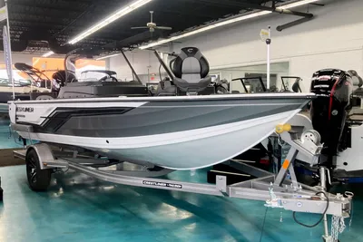 Crestliner 1850 Fish Hawk WT JS